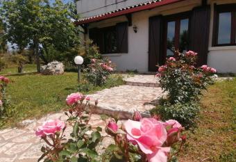 Villa delle Rose has Balcony rooms