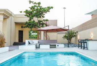 O2 pool villa allows 18 year olds to book a room