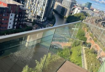 City centre penthouse canal views has Balcony rooms