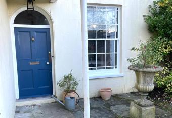 Luxury flat in Totnes has Balcony rooms