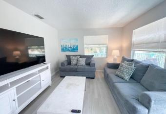 MySunsetView 07 UnitE 2bed 2bath with Pool 3min to Beach has Balcony rooms