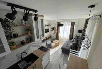 Good Vibes has Balcony rooms