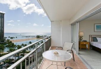 Ilikai Apt 1042 - Spacious Studio with Ocean-Lagoon Views allows 18 year olds to book a room