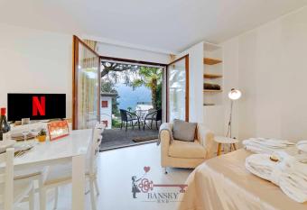 PRIVELEGED LOCATION Apartment with Indoor Swimming Pool & SPA allows 18 year olds to book a room