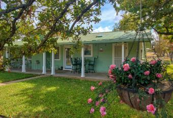 Rocky Creek Retreat has Balcony rooms