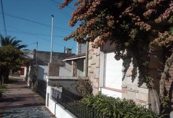 Casa de playa allows 18 year olds to book a room