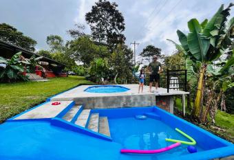 Yellow House has Balcony rooms