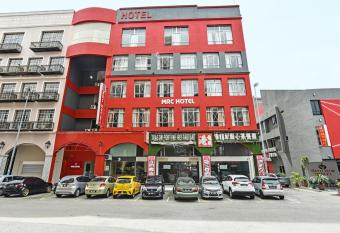 Townhouse OAK Hotel Mrc Melaka Raya allows 18 year olds to book a room