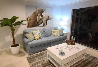 Luxe Beach House on the Water has rooms with a private hot tub