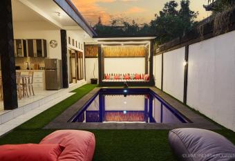 Villa Ari allows 18 year olds to book a room