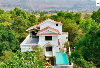 Sachar Bungalow - Home with a view! has Balcony rooms