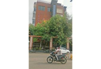 Hotel JB Skyhilton Inn, Alambagh has Balcony rooms