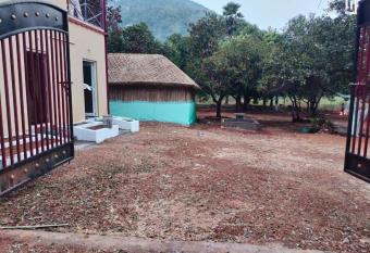 Hangout hills has Balcony rooms