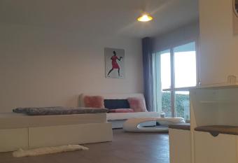 Ferienwohnung am Bodensee mit Seesicht und Wellness allows 18 year olds to book a room