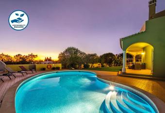 Villa San Juan by Algarve Vacation allows 18 year olds to book a room