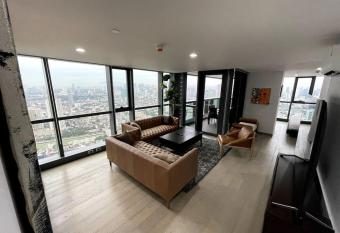 Luxury 1-bedroom penthouse condo with views & pool has rooms with a private hot tub
