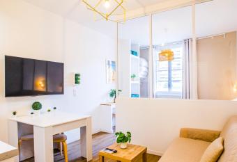 Le Cosy Studio - 60m gare - Hypercentre - Clim - Wifi allows 18 year olds to book a room