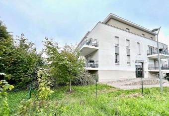 Appart type F4 Neuf avec Parking proche Strasbourg et 40min Europa Park has Balcony rooms