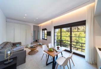 Naillac Elite Suites allows 18 year olds to book a room