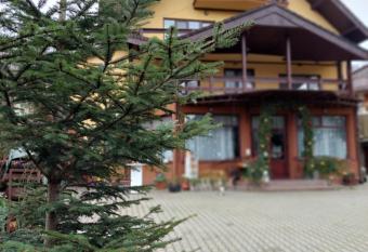 Brandusa allows 18 year olds to book a room