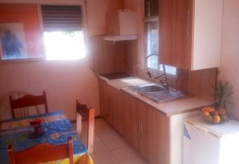 Appartement d une chambre a Sainte Anne a 200 m de la plage avec balcon amenage has Balcony rooms