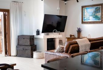 Amplo Apto Completo, pr  ximo Gramado ate 6 pessoas, wifi, smartv allows 18 year olds to book a room