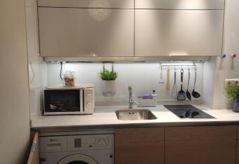 Apartamento en Gran V  a allows 18 year olds to book a room