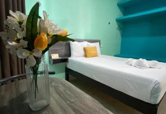 Hotel Murallas Capital allows 18 year olds to book a room