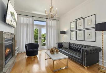 The Grand has Balcony rooms