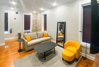 151 Spring - Suite D has Balcony rooms