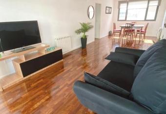 Depto Premium Barrio Martin allows 18 year olds to book a room