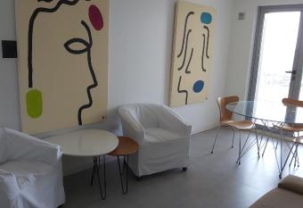 AV COLON 5034 CERCA ESTADIO KEMPES, HOSP CARDIOLOGICO, SANATORIO ALLENDE, SALIDA CARLOS PAZ allows 18 year olds to book a room