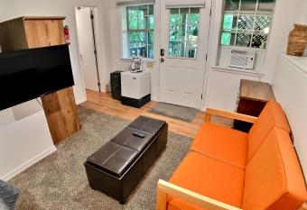 Mollee's Landing #3 has Balcony rooms