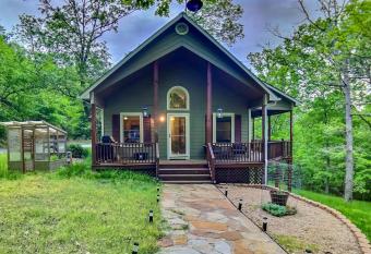 Lakeside Loft has Balcony rooms