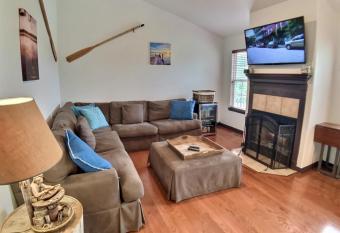 Hideaway Harbor has Balcony rooms