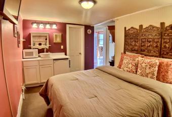 Piedmont House - Crystal Terrace has Balcony rooms