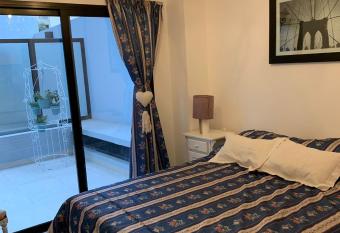 Hermoso departamento boutique con pileta has rooms with a private hot tub