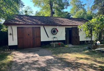 Chez Bernadette Alsace prox Route des Vins et Europa Park Rulantica has rooms with a private hot tub