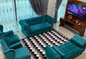 TERATAK QASEH Meru has Balcony rooms