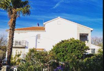 Villa Rossi has Balcony rooms