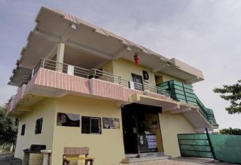 SPOT ON 80454 Hotel Ganesh allows 18 year olds to book a room