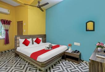 OYO Flagship 80480 Saffron Guest House allows 18 year olds to book a room