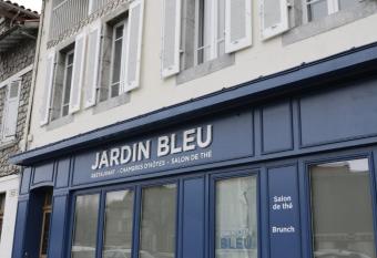 Jardin Bleu - Chambres d h  tes has Balcony rooms