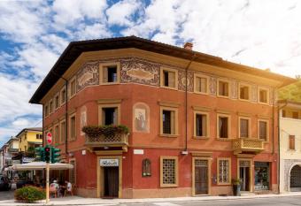 Palazzo Fritz has Balcony rooms