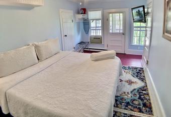 Piedmont House - Savannah Suite has Balcony rooms