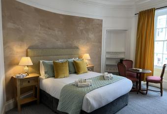 Royal Boutique Suites Kirkcudbright allows 18 year olds to book a room