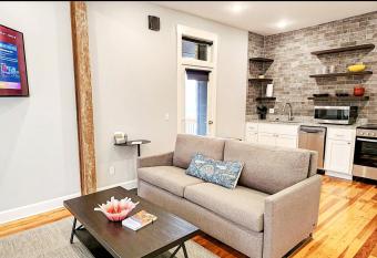 151 Spring - Suite F has Balcony rooms