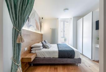 Fully furnished apartment-Treviso center allows 18 year olds to book a room