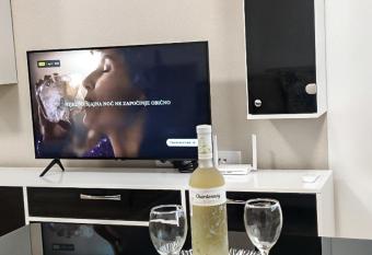 Apartman Venecija De Lux allows 18 year olds to book a room