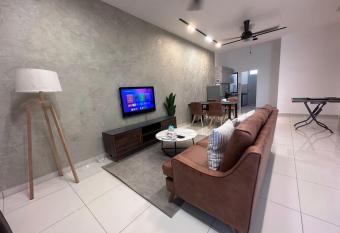 Cres 26 Austin Setia Daya Jp has Balcony rooms